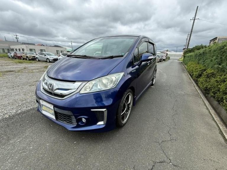 Honda Freed 1.5 Petrol/Hybrid Auto 6 Seater Premium Edition Mini MPV (H67)