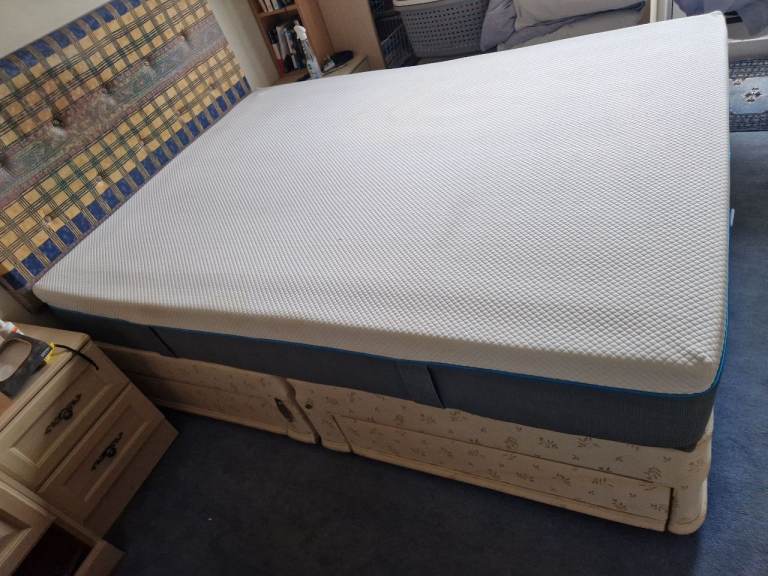 image for King Size Simba Mattress with 4-Drawer Sleepeezee Divan Base