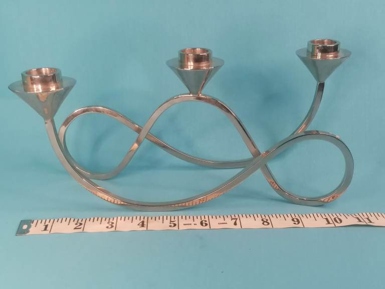 10-inch length and 5,3inch height. Triple Candle Holder In Chrome Metal 1980. 