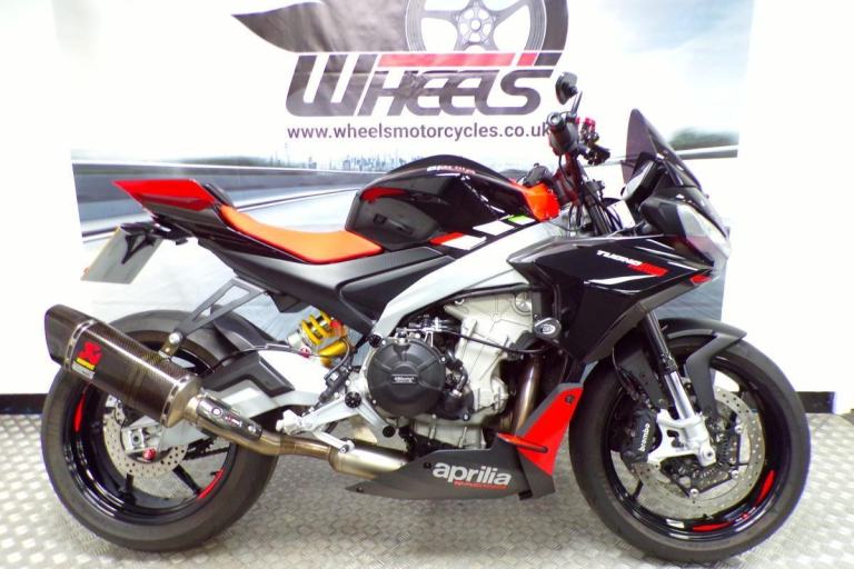 2022 APRILIA TUONO 660 FACTORY WITH AN AKRAPOVIC EXHAUST