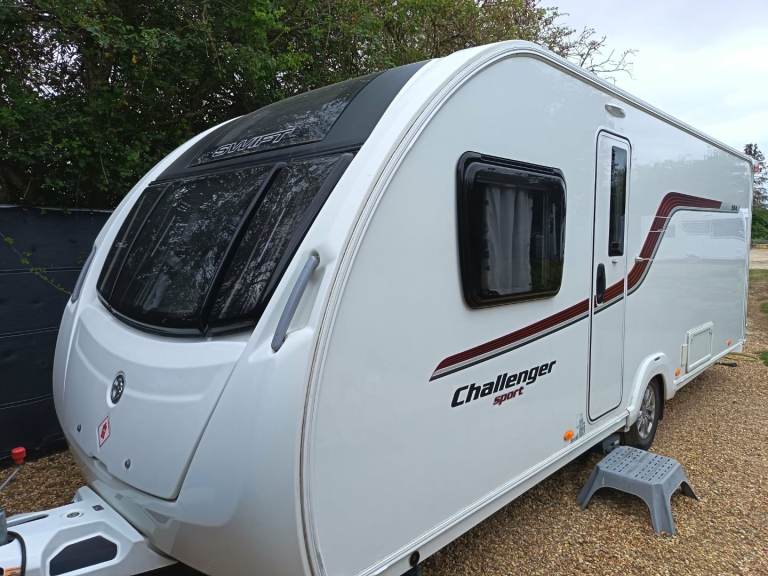 Swift challenger sport 584 2015 transverse  fix bed end washroom 