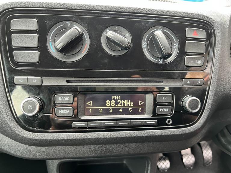 2013 VW UP -IMMACULATE - LOW MILEAGE- WARRANTY