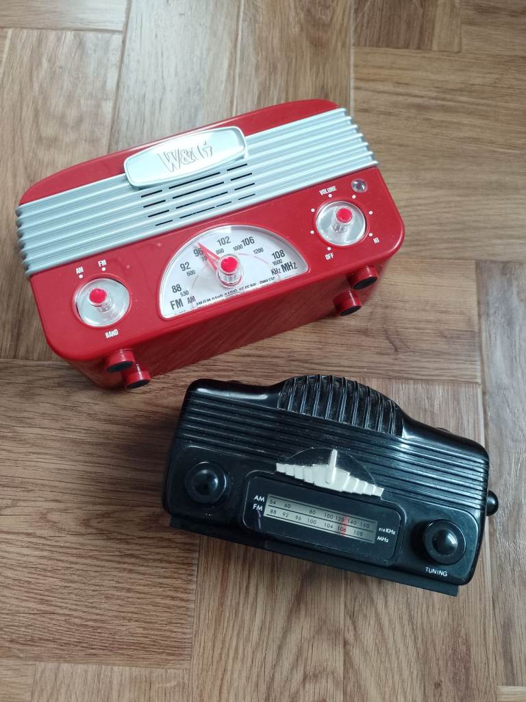 BATTERY RADIOS X 2 