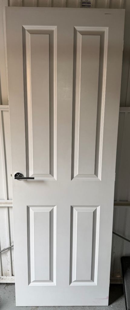 White 4 panel internal door with handle 
