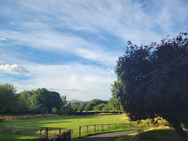Bright and quiet double room to rent in Polwarth 