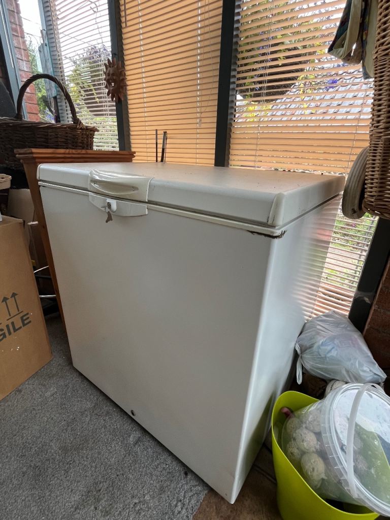 Chest freezer