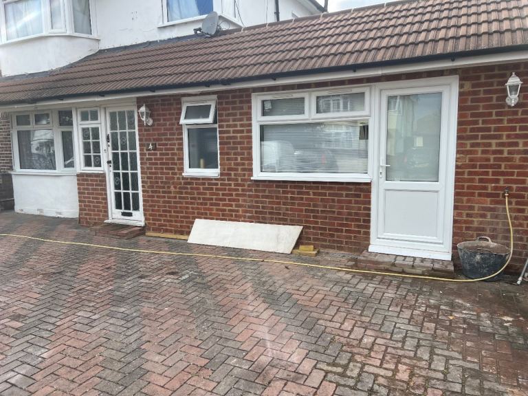 1 bedroom studio apartment Langley Slough 