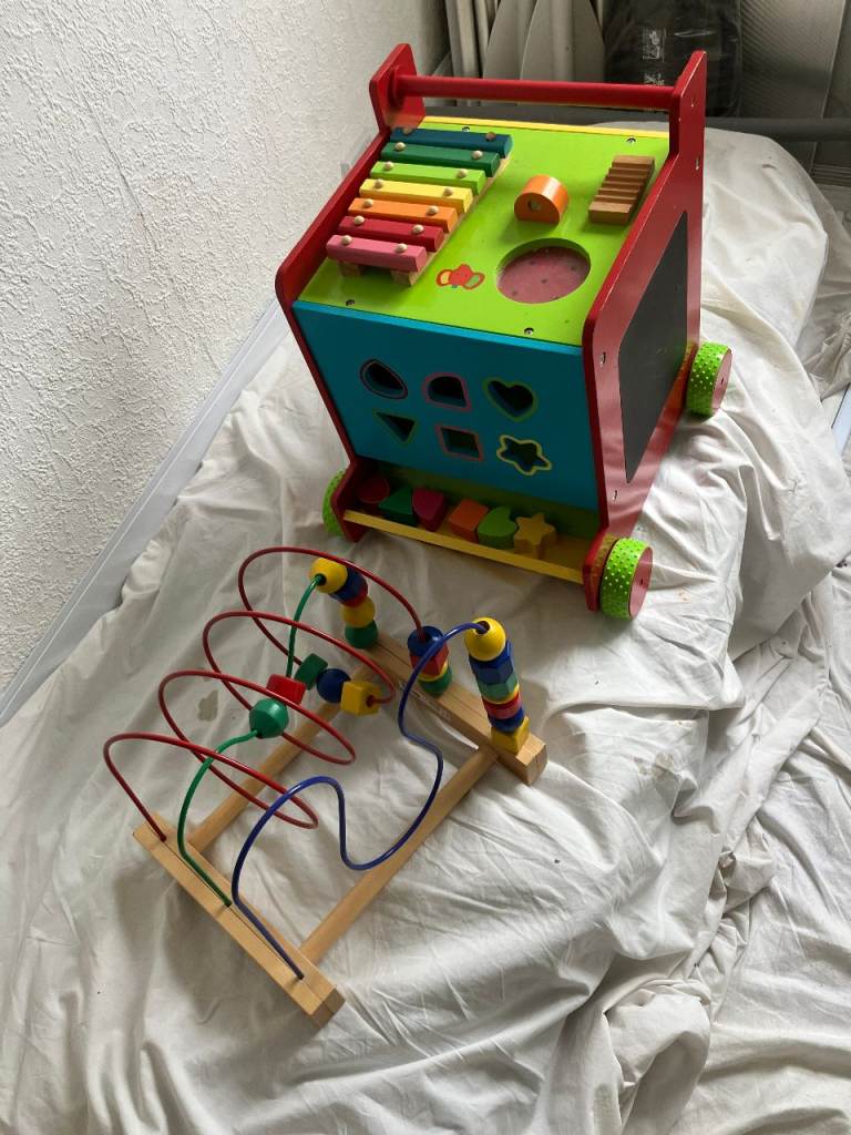 WOODEN WALKER Educational Activity Cube and BEAD MAZE. Good Condition (From a Smoke Free Home) 
