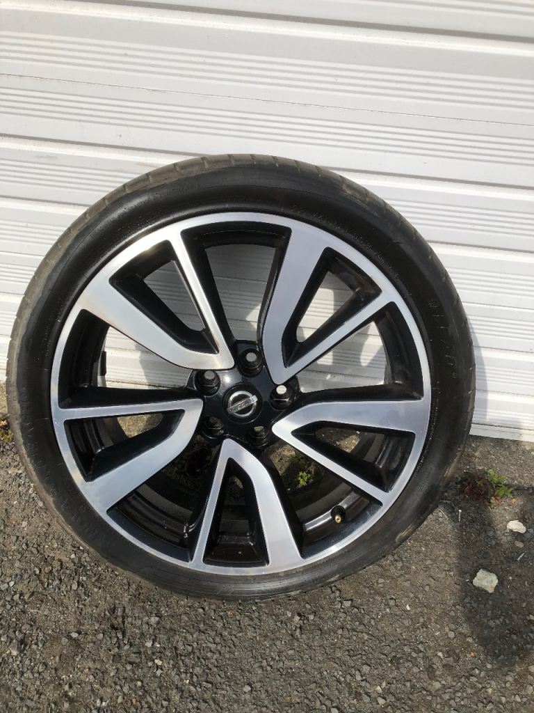 Nissan QQ TEKNA alloy wheel and tyre – Good Condition