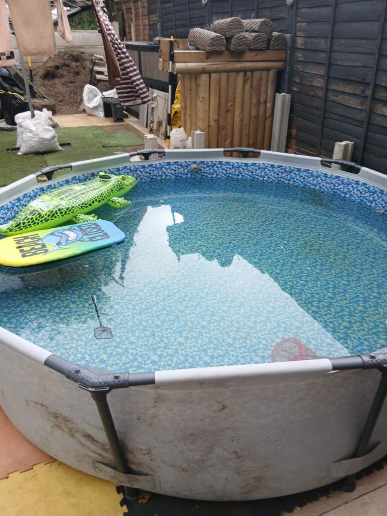 Large Round Metal Frame Outdoor Swimming Pool