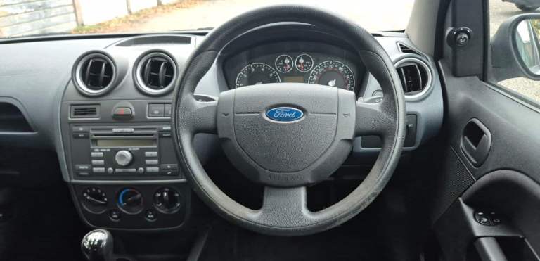 MOT - 16th of October 2026. 3 Owners. Ford Fiesta Style Climate - 2008/58 - 1.25 Petrol Manual 5 dr