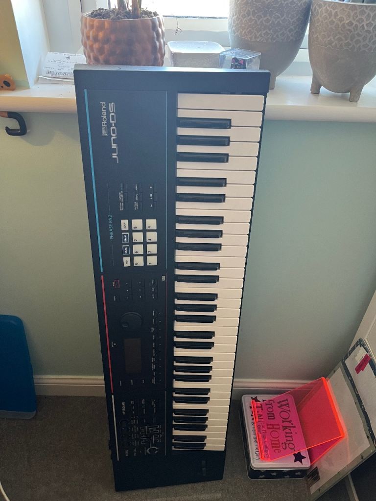 Roland Juno DS 61 key synth