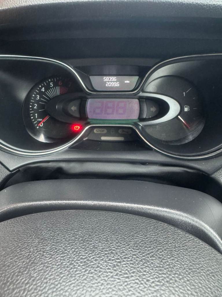 Renault, CAPTUR, Hatchback, 2016, Manual, 898 (cc), 5 doors