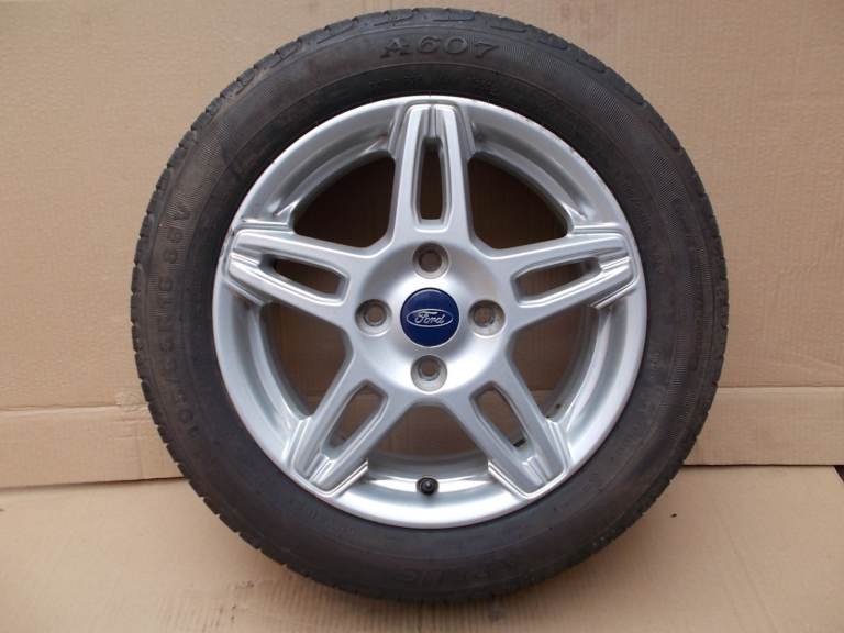 FORD FIESTA MK7 ORIGINAL 15in ALLOY WHEEL WITH GOOD TYRE