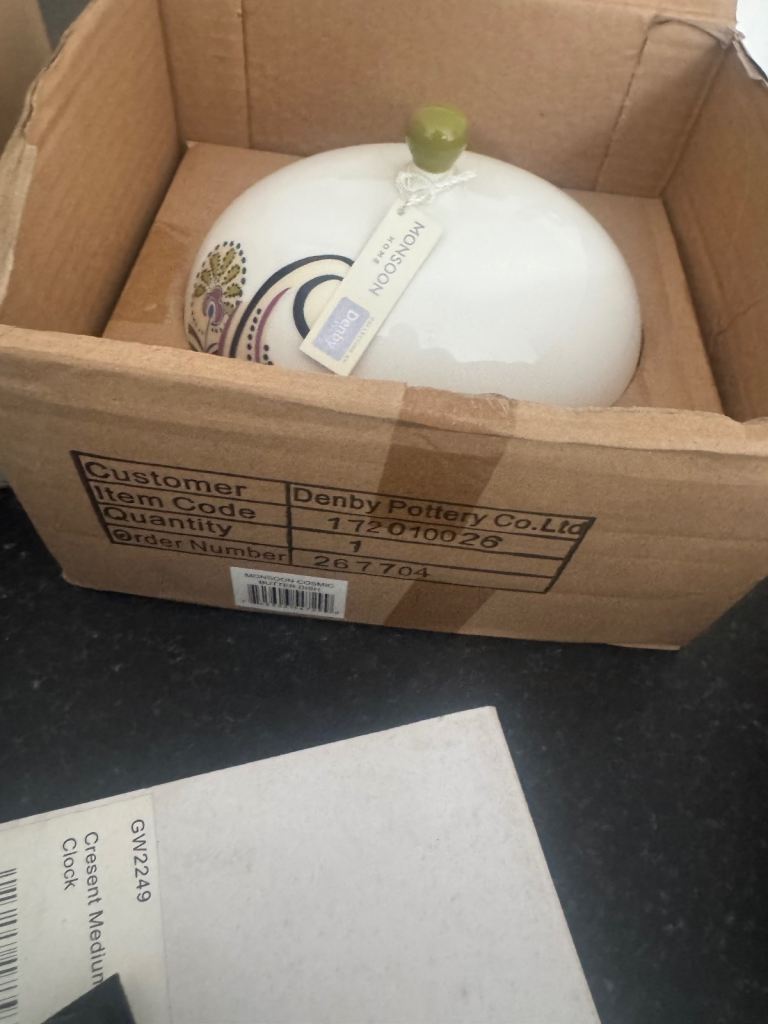 Various kitchen items