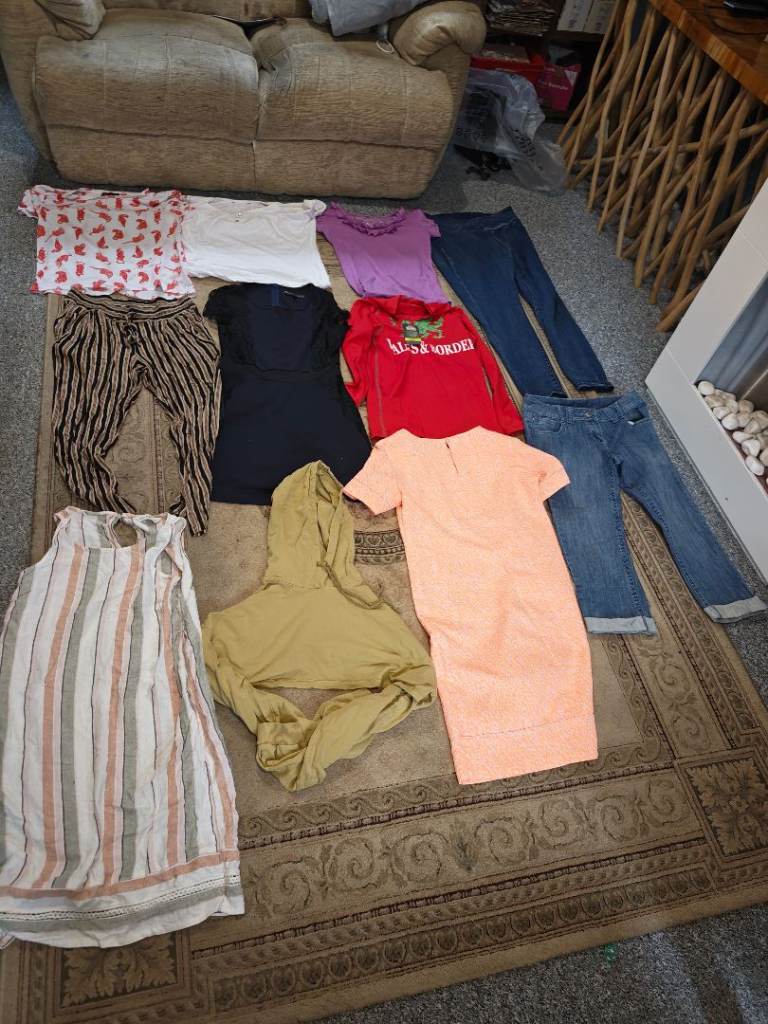 WOMENS CLOTHES USED SIZE 10-12