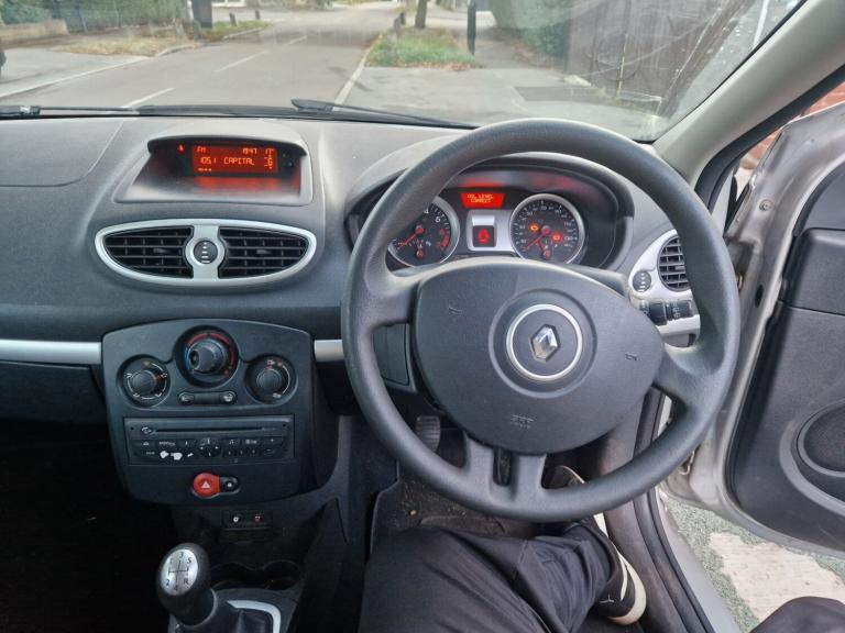 2011 Renault Clio 1.2 16V I-Music 3dr HATCHBACK Petrol Manual