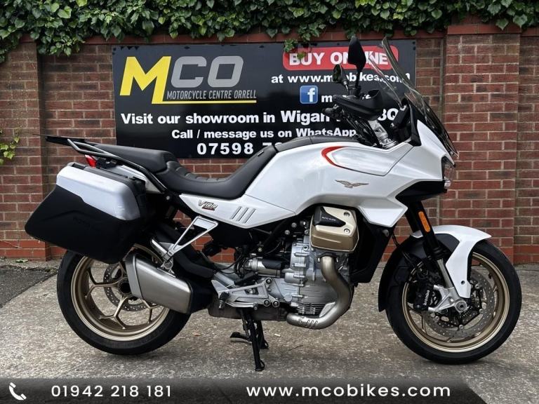 Moto Guzzi V100 Mandello 2024 reg 8k miles