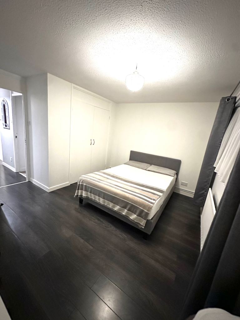 Large Double Bedroom in Hounslow West All Bills Included 