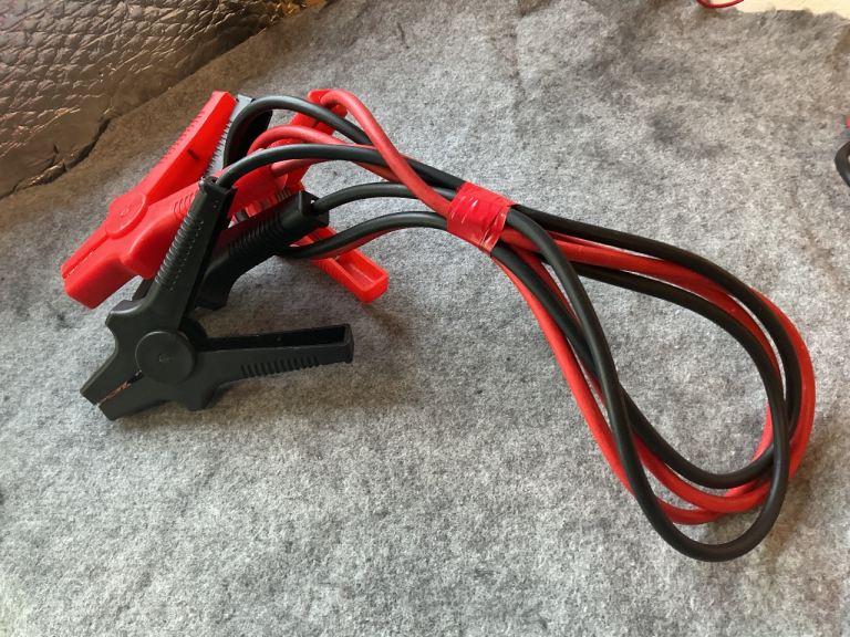 Car jump cables / leads