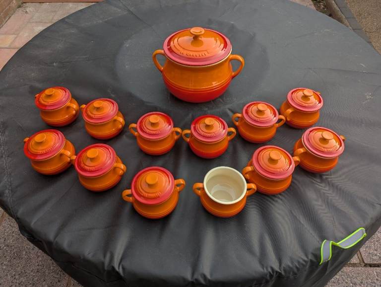 Le creuset soup/pea terrine and bowls