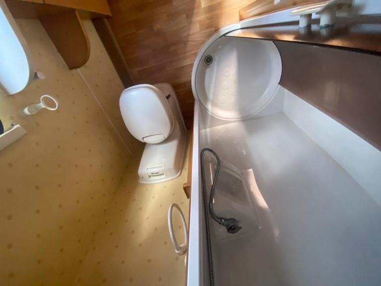 ABBEY AVENTURA 315 - 2007 - 2 BERTH - END WASHROOM - EXCELLENT CONDITION 