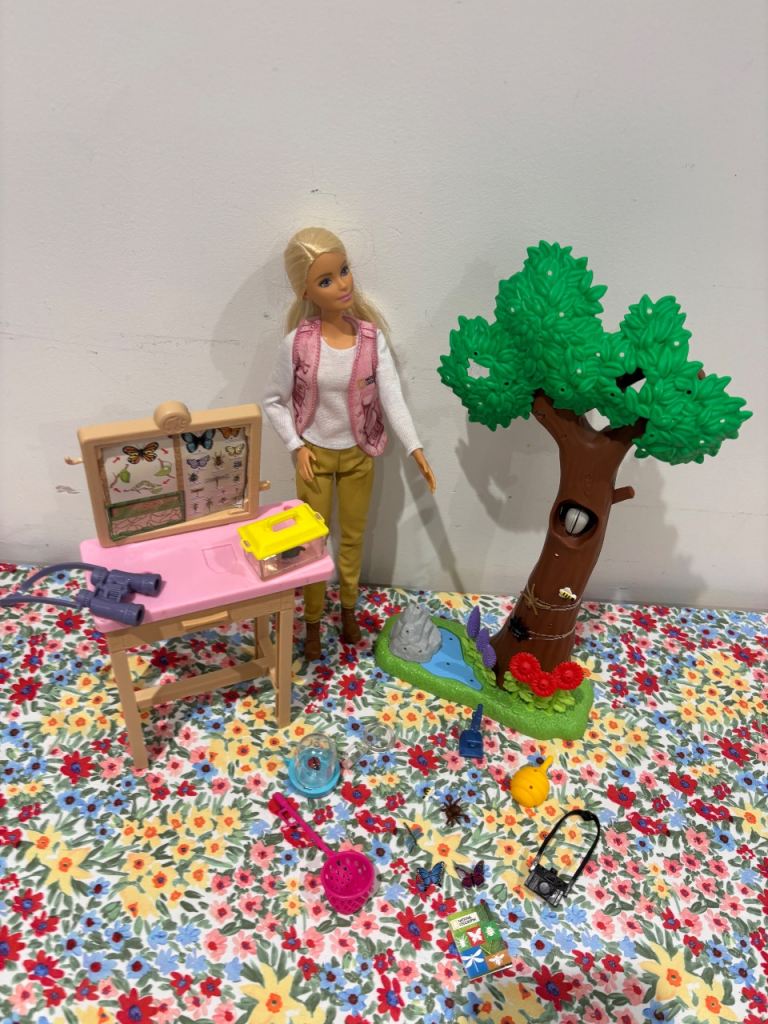 Barbie Mattel Entomologist National Geographic Barbie Doll & Playset Accessories