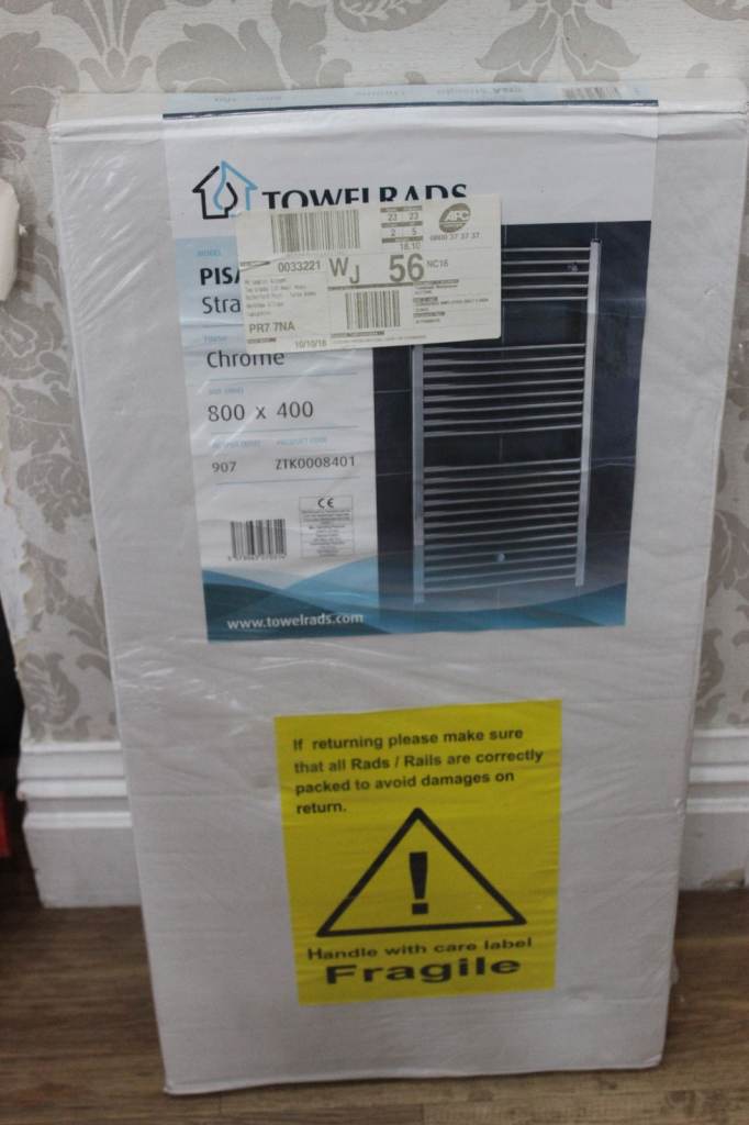 800 x 400 Chrome Straight Towel Radiator New Unopened