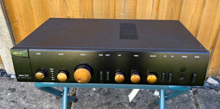 Arcam Delta 290 Integrated Amplifier + Remote