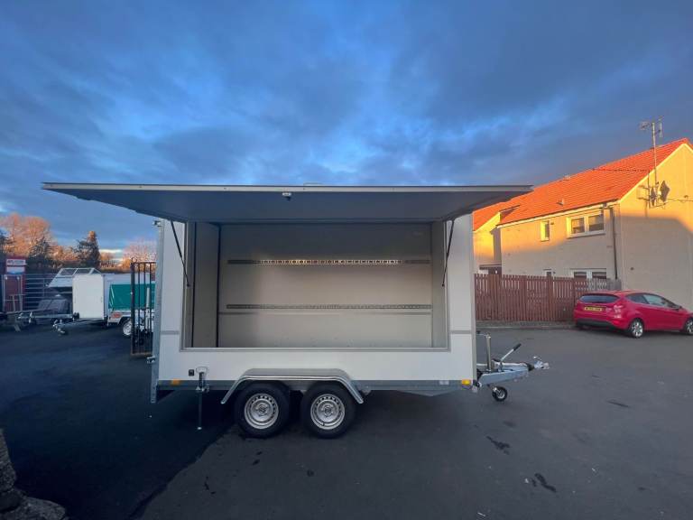 BRAND NEW TWIN AXLE CATERING TRAILER/ FOOD TRUCK/ BURGER VAN 2000KG