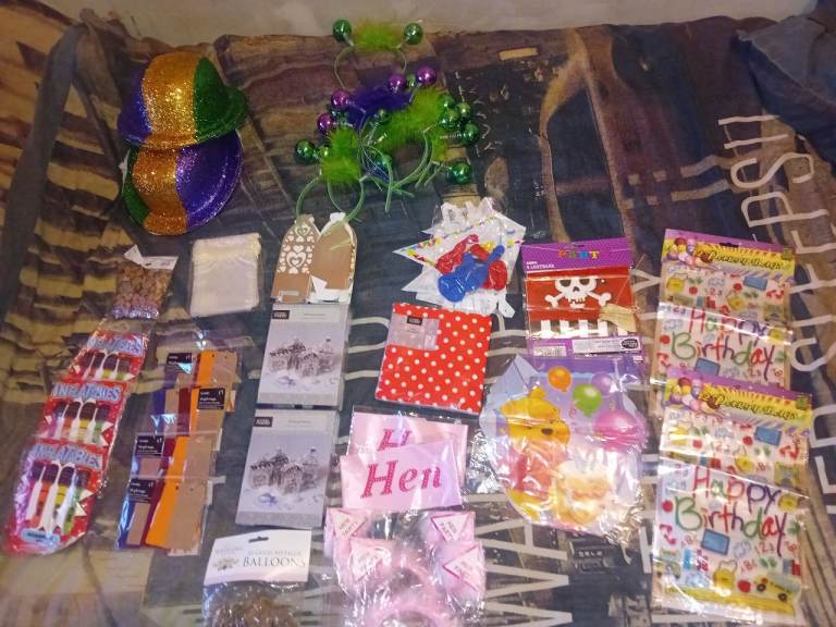 Party accessories 