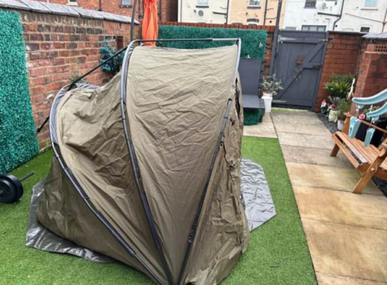 Bivvy and max xl fishing barrow