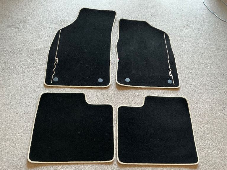 FIAT 500 - Black Carpet Mats, Key Fob Covers and Keyring - all main dealer suppled