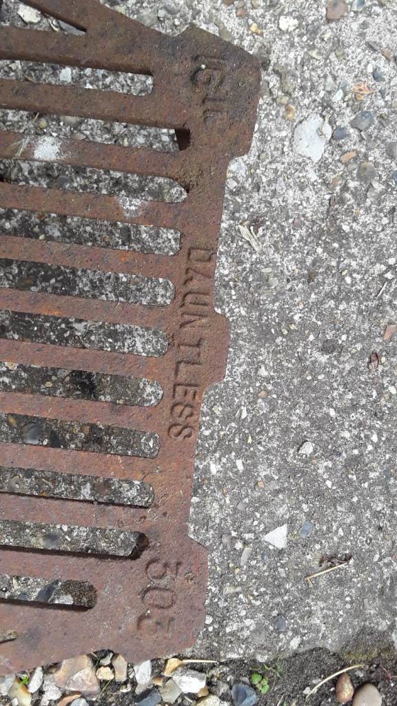For sale cast iron fire crate 