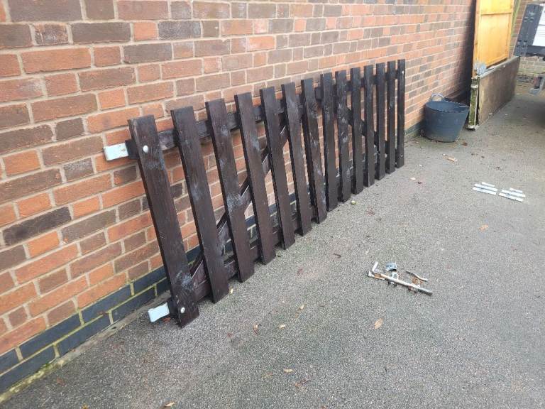 Timber Driveway Gates With Timber Posts Pressure Treated 