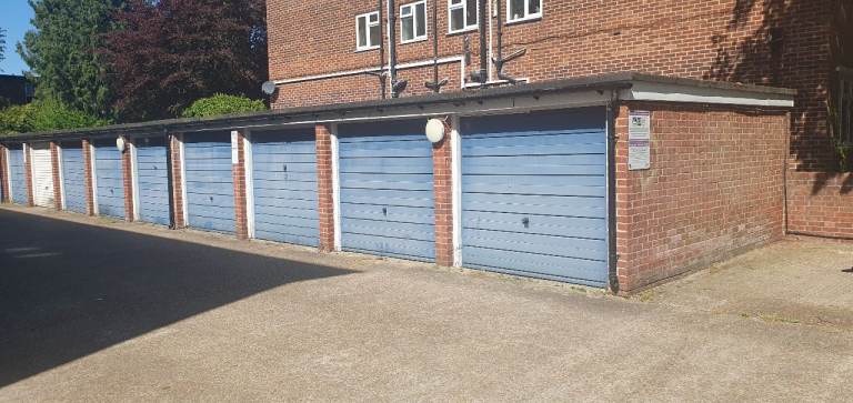 Lock up garage to rent