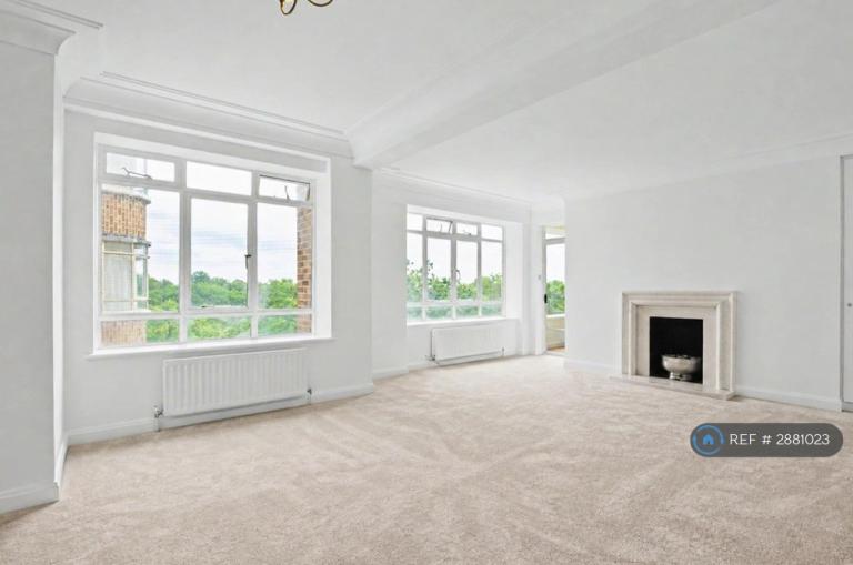 2 bedroom flat in Prince Albert Road, London, NW8 (2 bed) (#2881023)