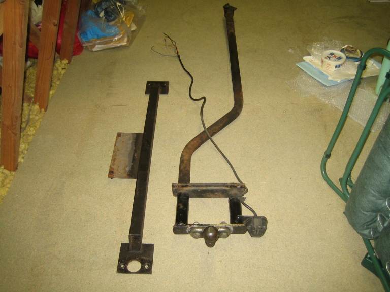 PORSCHE 944/924  TOWBAR COMPLETE WITH BALL AND ELECTRICS.