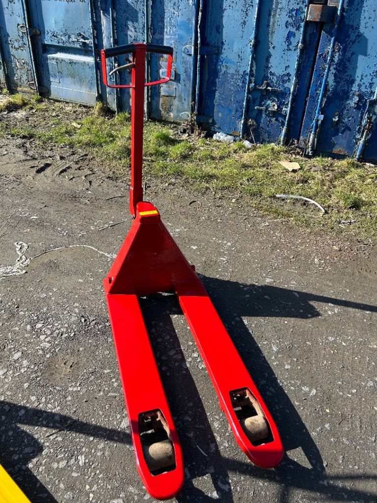 Pallet Truck (as new) with 6 month warranty 