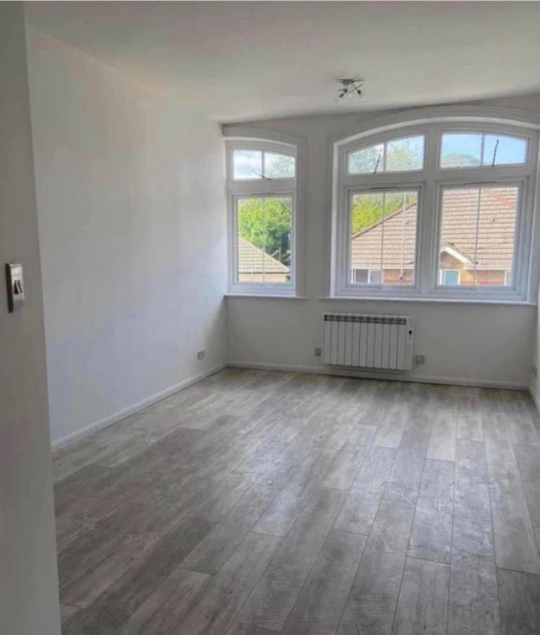 Studio flat available from 30th March 