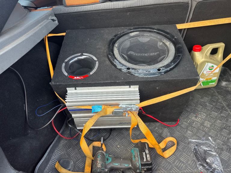 Car audio 12 inch pioneer subwoofer car set up complete with amp pioneer kicker vibe Orion hcca