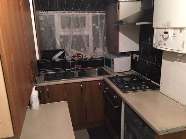 Student cosy double room close to center. Close to University. Starts from £120p/w