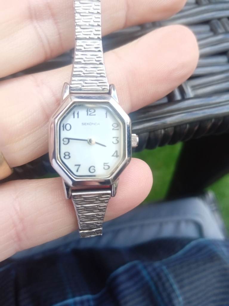 Womens sekonda watch
