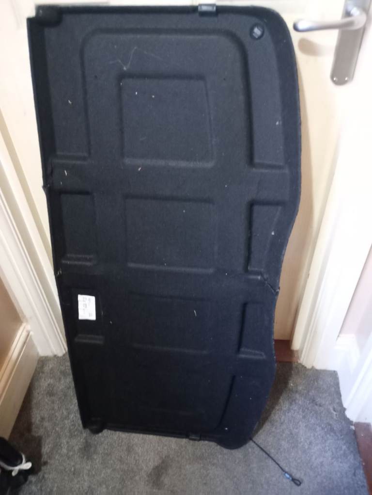 Parcel shelf 