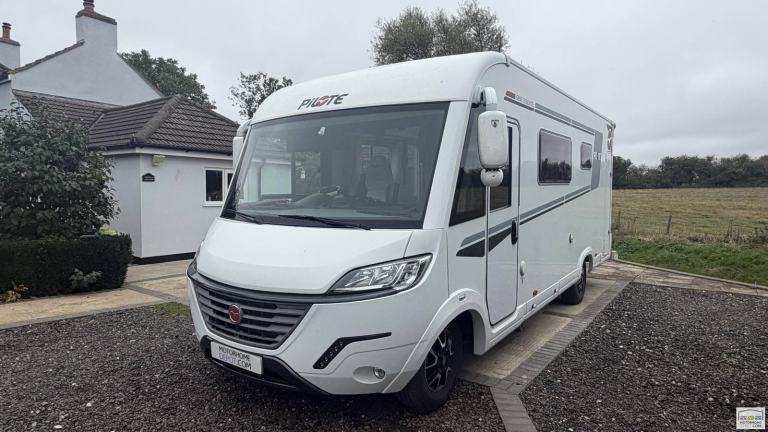 Pilote essential G690, 4 berth end washroom, motorhome for sale