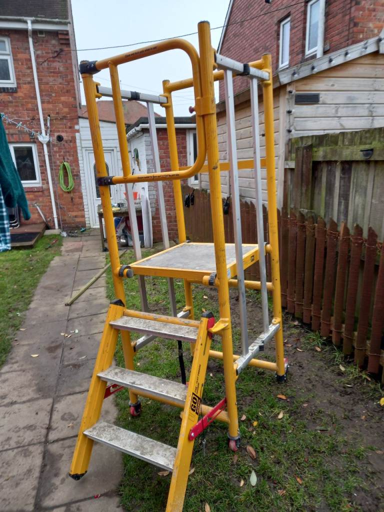 Folding platform steps 