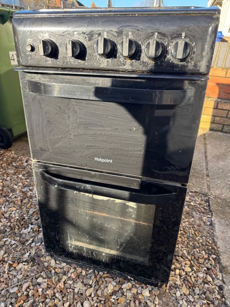 FREE - Hotpoint 50cm gas oven - MUST COLLECT