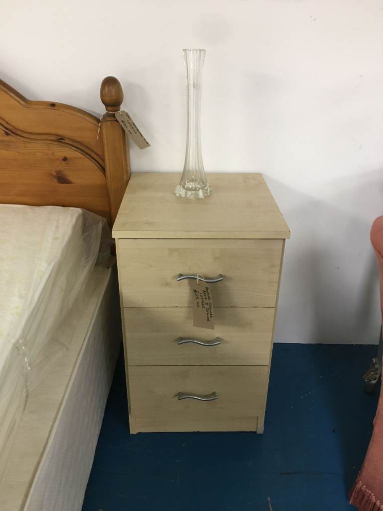 Light Wood Bedside Cabinet TCL Reuse 105425