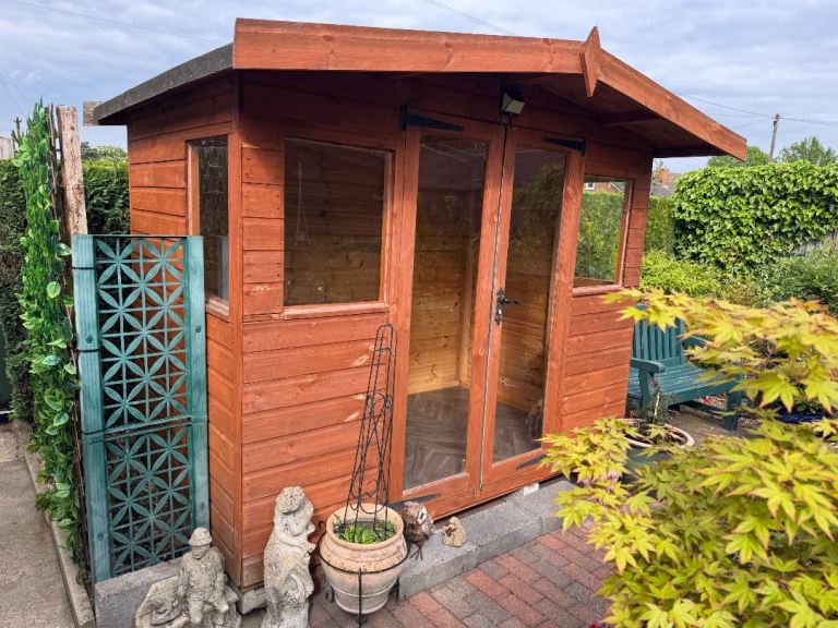 Good quality summer house for sale