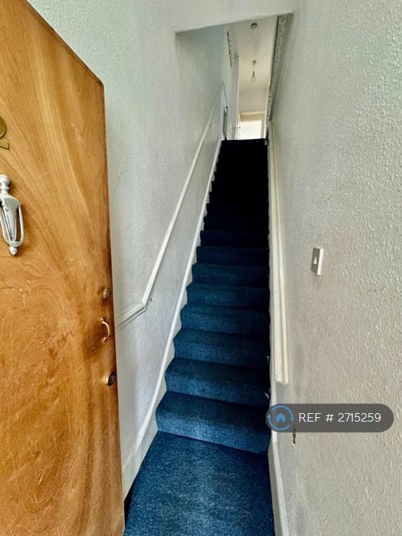 3 bedroom flat in Wellesley Road, Ilford, IG1 (3 bed) (#2715259)